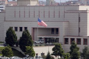 واشنطن تغلق سفارتها في أنقرة وقنصليتيها في إسطنبول
