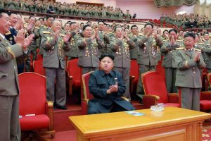 الزعيم الكوري الشمالي كم جونغ أون يدرب جيشه على إقتحام البيت الأزرق!